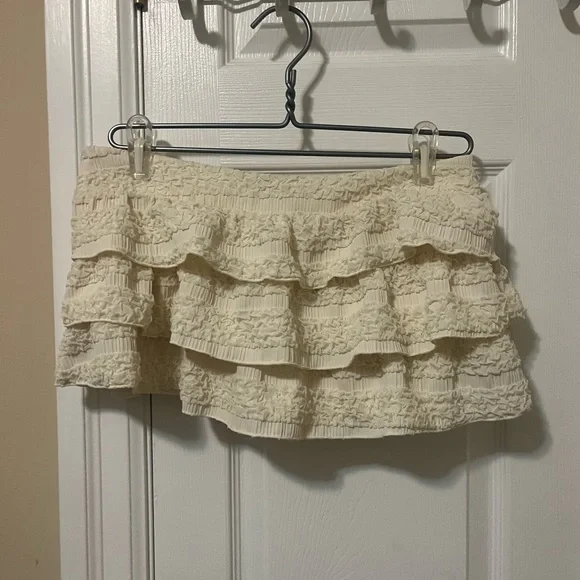Edikted Ruffle Mini Skort in Cream - Picture 5 of 5